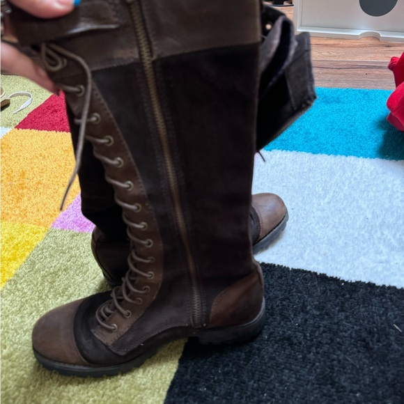 Timberland all leather high boots. Like new condition, size 6.5. - Picture 2 of 6